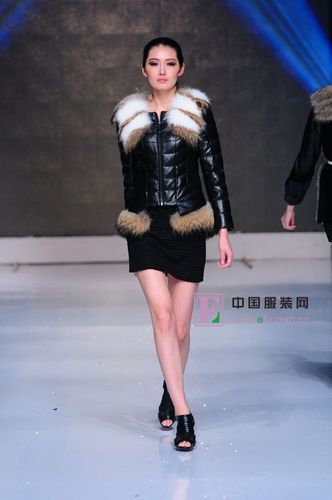 迪杰娜 2013中国皮革时尚周新品发布秀(图)_活动资讯_中国服装网