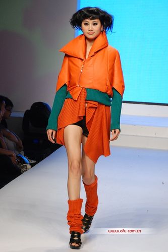 在6月12号的海宁中国皮革时尚周上,著名的皮革服装品牌莱恩仕laiensi